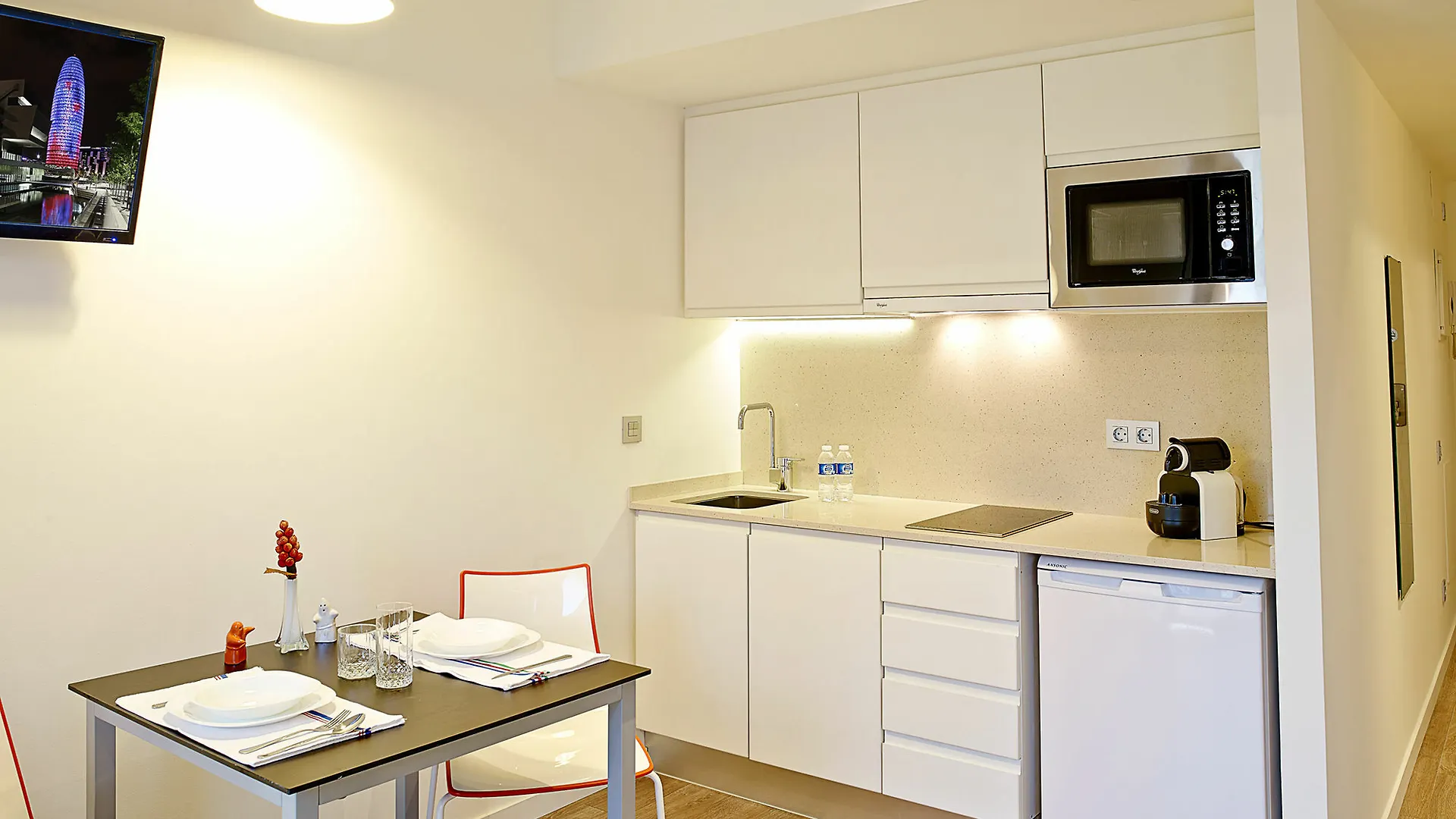 Apartments Hostemplo Suites Barcelona 0*,